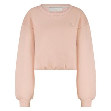 Roze NUKUS sweatshirt NKF03016 266 met cropped pasvorm ronde hals lange ballonmouwen en subtiel borstlogo