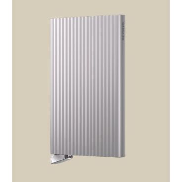 Zilveren Secrid Premium Cardprotector met verticale ribbels slank rechthoekig met afgeronde hoeken en schuifhendel onderaan