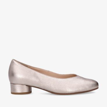 Pump van Hassia Roma 302671 7800 in gouden metallic leer met ronde neus en lage blokhak
