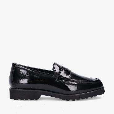Zwarte lakleren Sioux Meredith 42090 loafer met pennyband en opgestikte neus op een grove profielzool