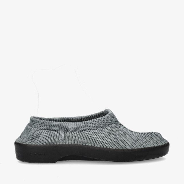 Grijs