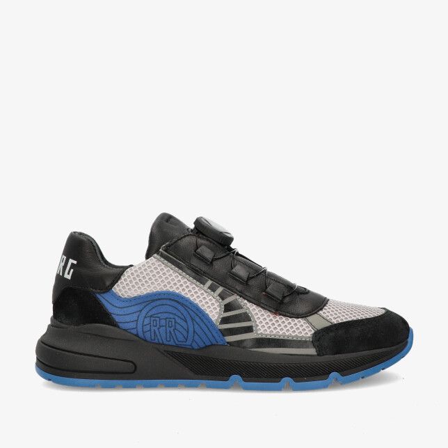 Red Rag 13943 699 sneaker in een leren combi met grijze mesh zwarte overlays en blauwe accenten met draaisluiting en RR logo