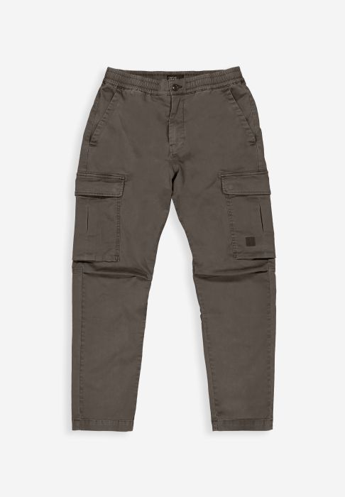 Bruine cargobroek van Butcher of Blue model M2521000 696 met elastische taille klepzakken op de dijen en taps toelopende pijpen