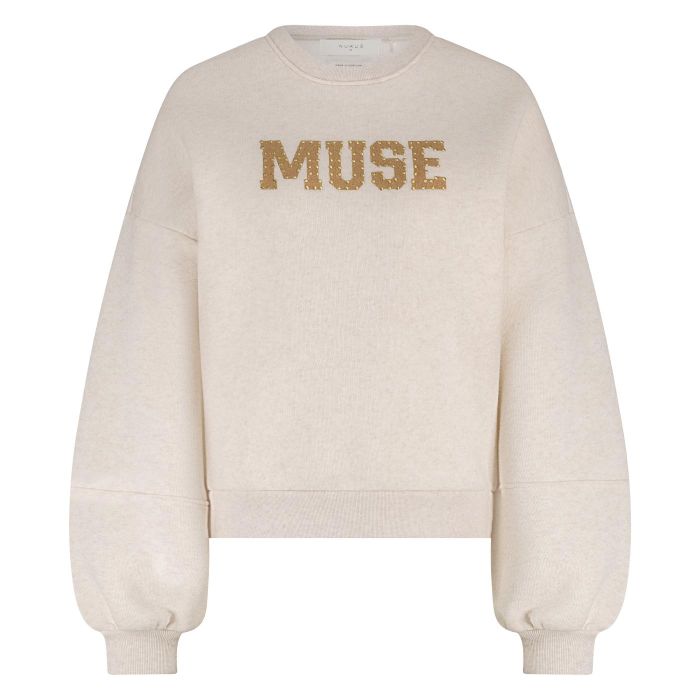 Ecru NUKUS sweater model NKF03017 54 met gouden pailletten MUSE op de borst ronde hals en lichte ballonmouwen