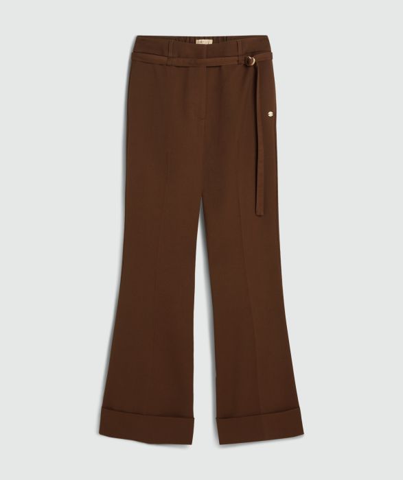 Bruine Josh V broek JV-2508-0601 584 met wijde pijpen persvouw ceintuur met ring gouden knoopdetail en omslagzomen