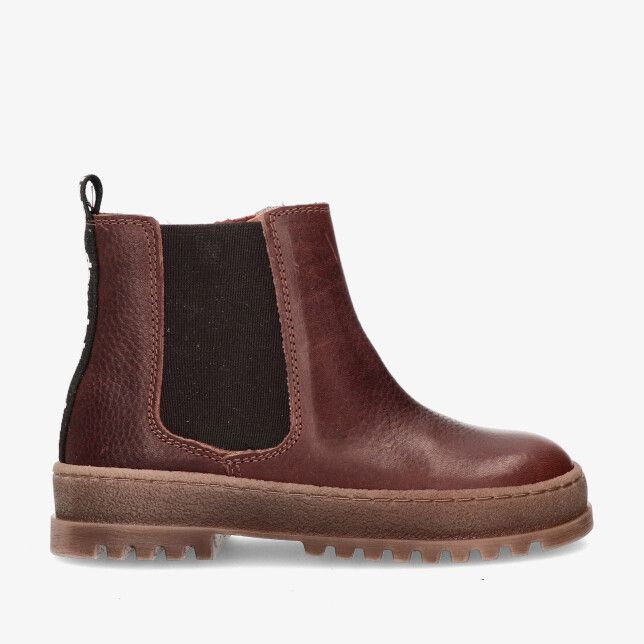 Develab 45385 757 chelseaboot van cognacleer met zwarte elastieken inzet lusje achter en grove profielzool
