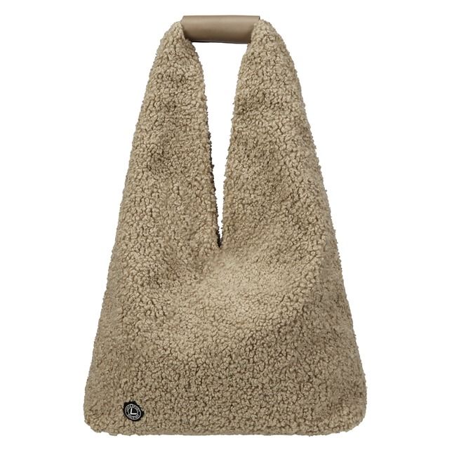 Bruine Luhta tas model 38918 000L 040 met teddylook driehoekige vorm en gewatteerde handgreep en logobadge