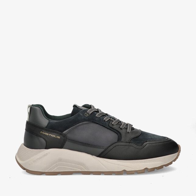 Zwarte leren Ambitious STRIDER 13422E 3495AM sneaker met chunky beige zool suède inzetstukken en gum loopzool