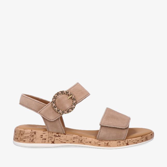 Beige suède Gabor 82.734 30 sandaal met twee klittenbanden en ronde gouden gesp op kurklook zool