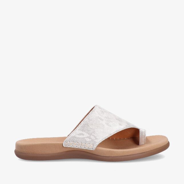 Gabor 83.700 60 teenslipper van bronzen metallic leer met brede band en teenlus op een platte zool