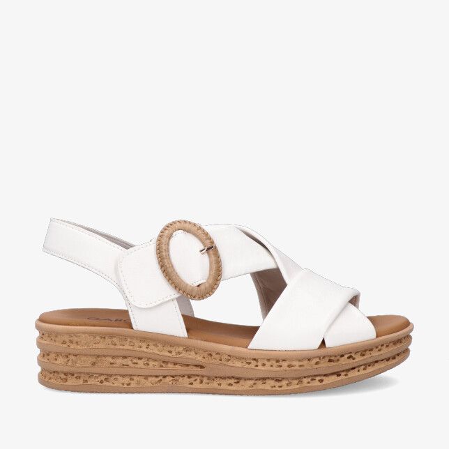 Witte leren Gabor 84.556 20 sandaal met kruisbanden slingback en ronde gevlochten gesp op kurklook plateauzool