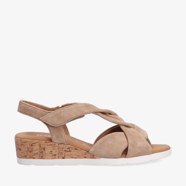 Beige suède Gabor 82.761 30 sleehaksandaal met gekruiste knoopbanden kurklook sleehak witte zool en achterband