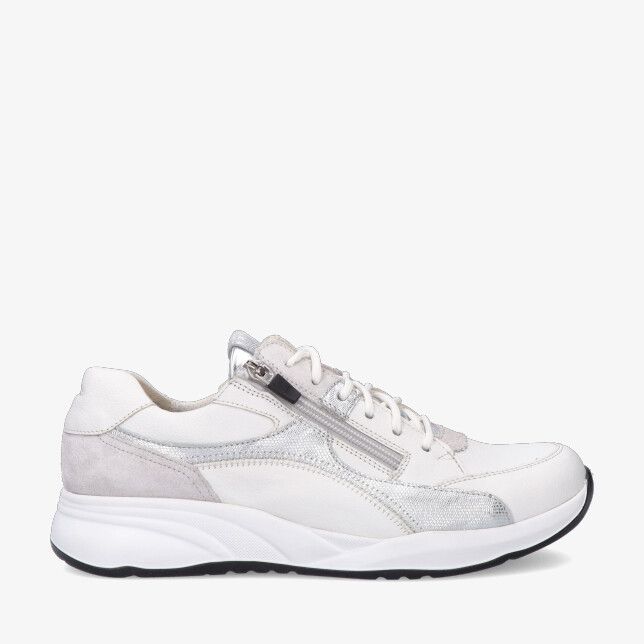 Witte leren Durea DRY MAXX 6318 605 2144 sneaker met zilverkleurige accenten veter en zijrits op lichte dikke zool