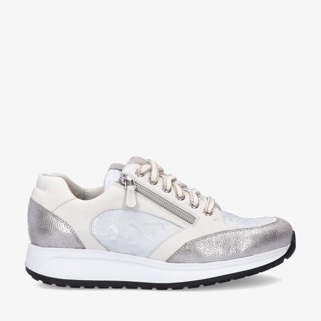Zilveren Durea DRY MAXX 6322 602 2116 sneaker in metallic leer met veters en zijrits op witte zool met zwarte loopzool