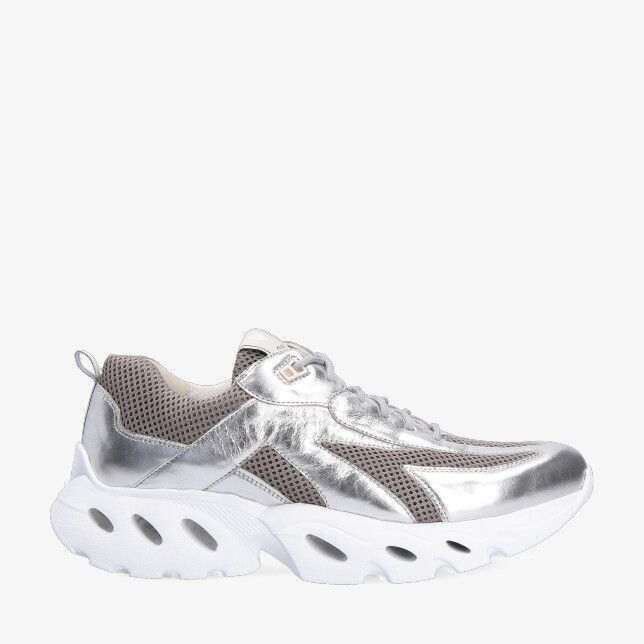 Zilveren Durea FLOWMOTION 6309 604 2045 sneaker met mesh panelen en dikke witte zool met uitsparingen