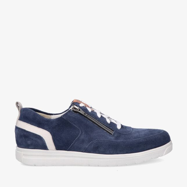 Lage blauwe suède sneaker Gijs GO 2085 205 1951 met witte zool en veters en zijrits met contrasterende hielaccenten