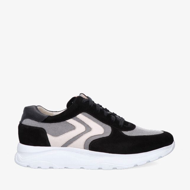 Grijze Gijs 2160 118 2134 sneaker met zwarte suède overlays grijze mesh panelen witte golvende inzet en witte chunky zool