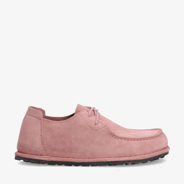 Birkenstock Utti Lace 1031568 in roze suède lage veterschoen met mocnaad afgeronde neus en zwarte profielzool