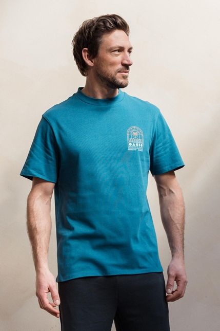 Kultivate TS Oasis blauw T-shirt met kleine witte borstprint ronde hals regular fit artikel 2601020202 746