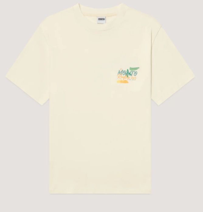 Ecru T-shirt van Kultivate TS Mojito met ribboord ronde hals en kleine groene gele borstprint model 2601020205 226