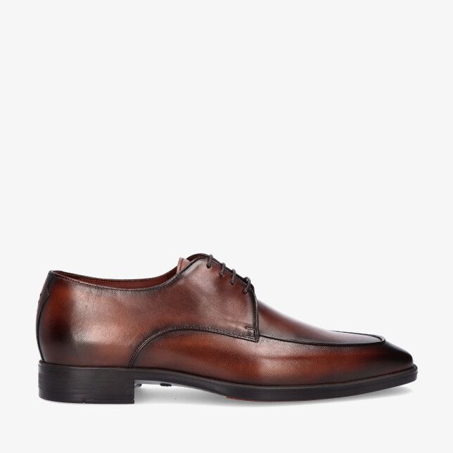 Greve Gouda 3140 02-XF-3551 leren veterschoen in cognackleur met glanzende finish en opgestikte neus slanke leest