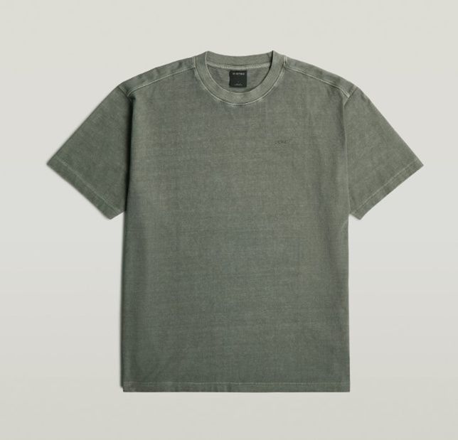 Groene G-Star Raw T-shirt D28588-E517 C614 met ronde hals korte mouwen en gewassen look met subtiel logo op borst
