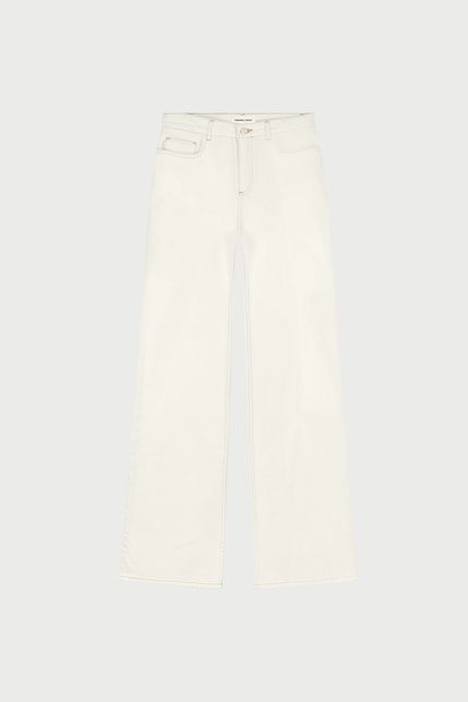 Ecru denim jeans met rechte pijpen van Fabienne Chapot model CLT-JNS-04-SS26-1003 met tailleband riemlussen en knoop en rits