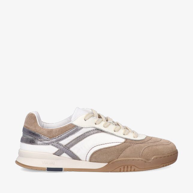 Beige Via Vai Kris Sky 62393 01-212 sneaker in leercombinatie met suède panelen zilverkleurige strepen en gumzool