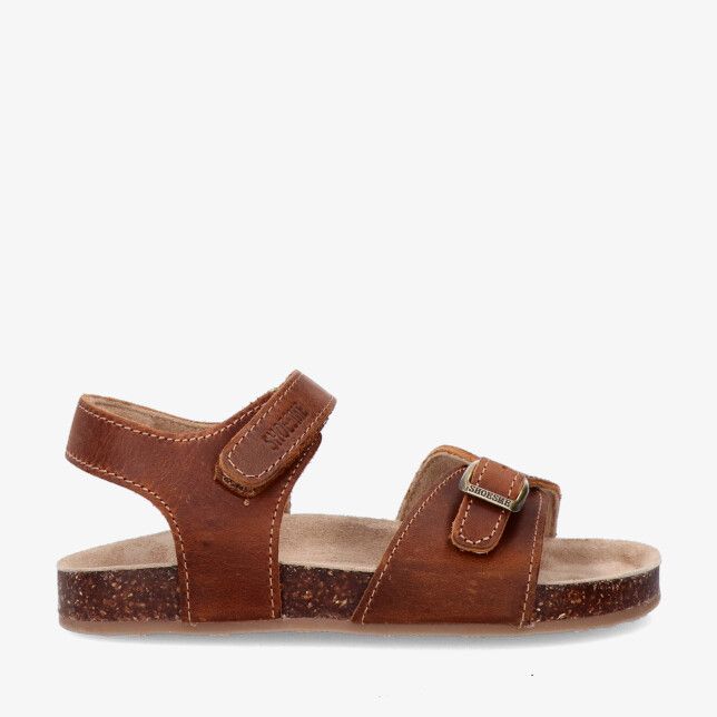 Bruine nubuck sandaal van Shoesme KL260030 E met gesp op de wreef klittenband bij de enkel en kurken zool