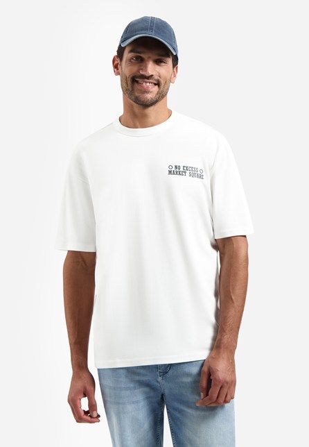 No Excess T-shirt 31340313 010 ecru relaxed fit met ronde hals en klein borstlogo