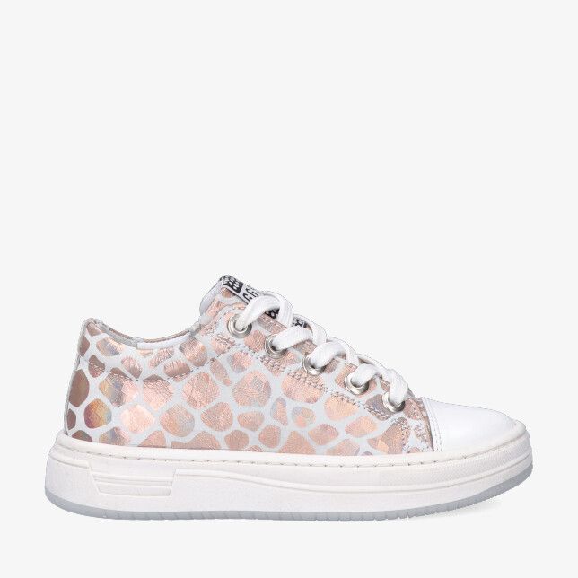 Beige Giga G4516 A11C13 sneaker van metallic leer met dierenprint witte neus en veters op dikke witte zool