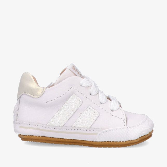 Witte leren Shoesme BABY PROOF BP26S021 H babysneaker met glitterstrepen gouden hielstuk witte veters en gumzool