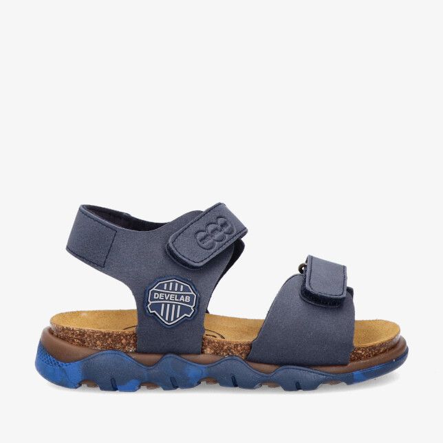 Blauwe Develab Boys Sandal Patch 48519 638 in nubuck met klittenband logo patch kurken voetbed en stevige blauwe profielzool