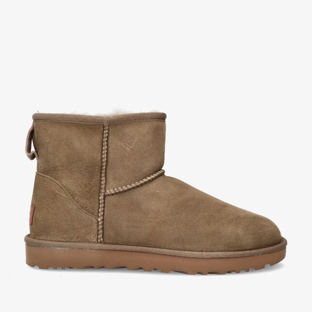 Taupekleurige UGG Classic Mini W 1016222 ANT in suède met lage schacht ronde neus zichtbare stiksels en zachte voering