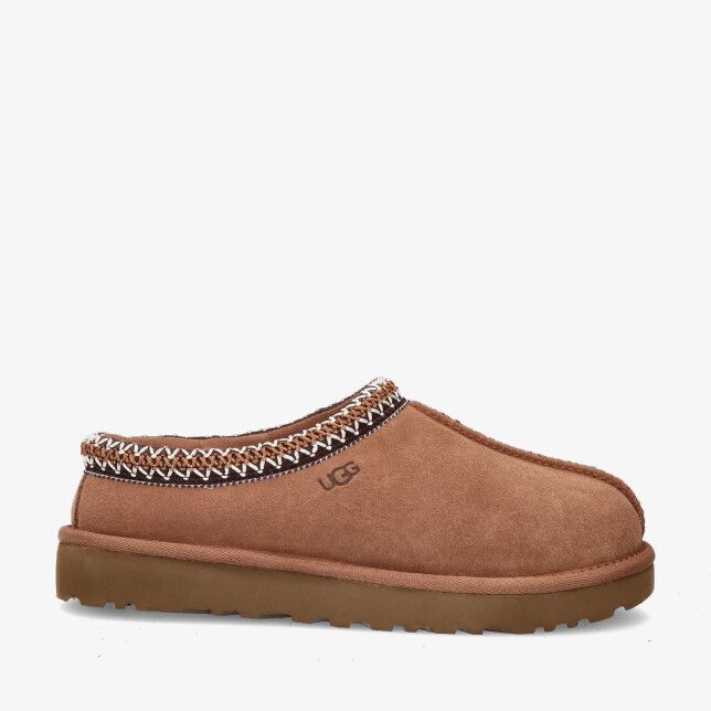 UGG Tasman 1174470 CHE cognackleurige suède instapper met geweven rand en dikke profielzool