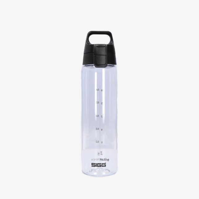 Transparante SIGG GA6207 90 drinkfles met zwarte dop met draaglus en maatverdeling slanke cilindrische vorm
