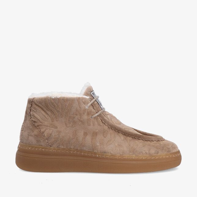 Beige suède Floris van Bommel FYGI SFW-10179 34-01 chukka met mocneus reliëfpatroon warme teddyvoering en rubberen zool